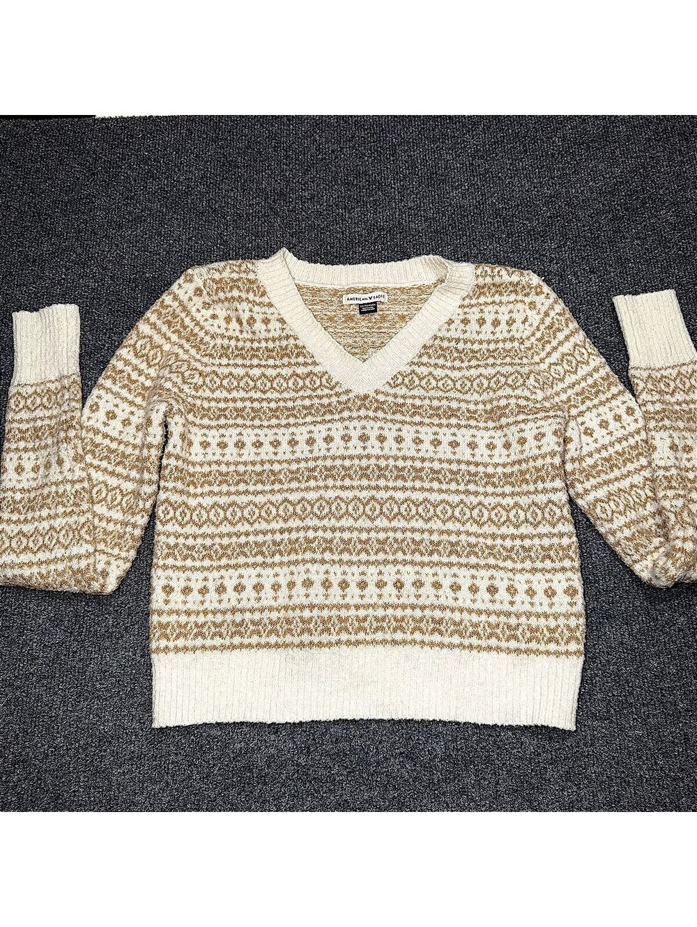 American Eagle Fair Isle Sweater Women’s XS Cream Tan V Neck Cozy Knit